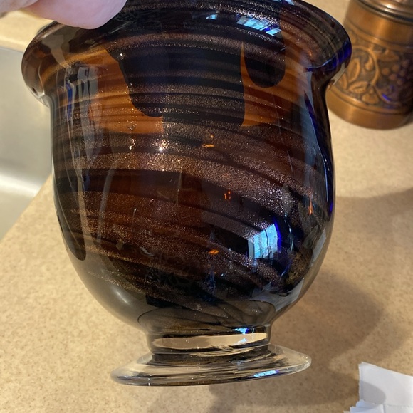 Vintage Hand Blown Murano style glass vase. Like new - Picture 3 of 4